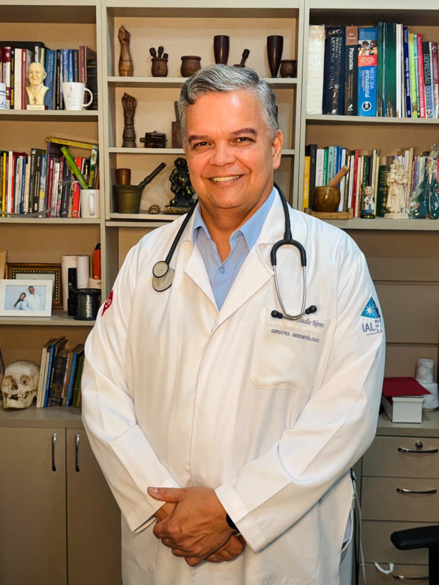Dr. Antônio Cláudio Santos das Neves, geriatra